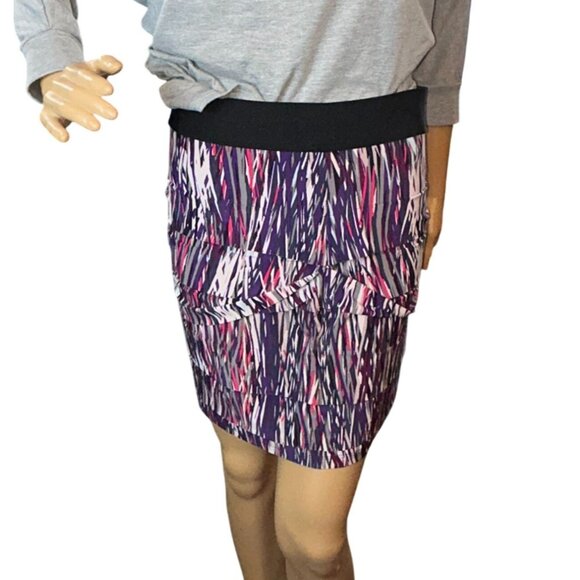 (5 for $25) BCBG‎ Colorful Abstract Tiered Mini Skirt Size Medium - Picture 2 of 4